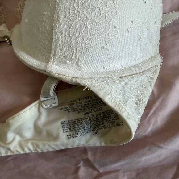 Victoria's Secret Cream Lace Push-Up Bra with Rhinestones - Picture 2 of 2